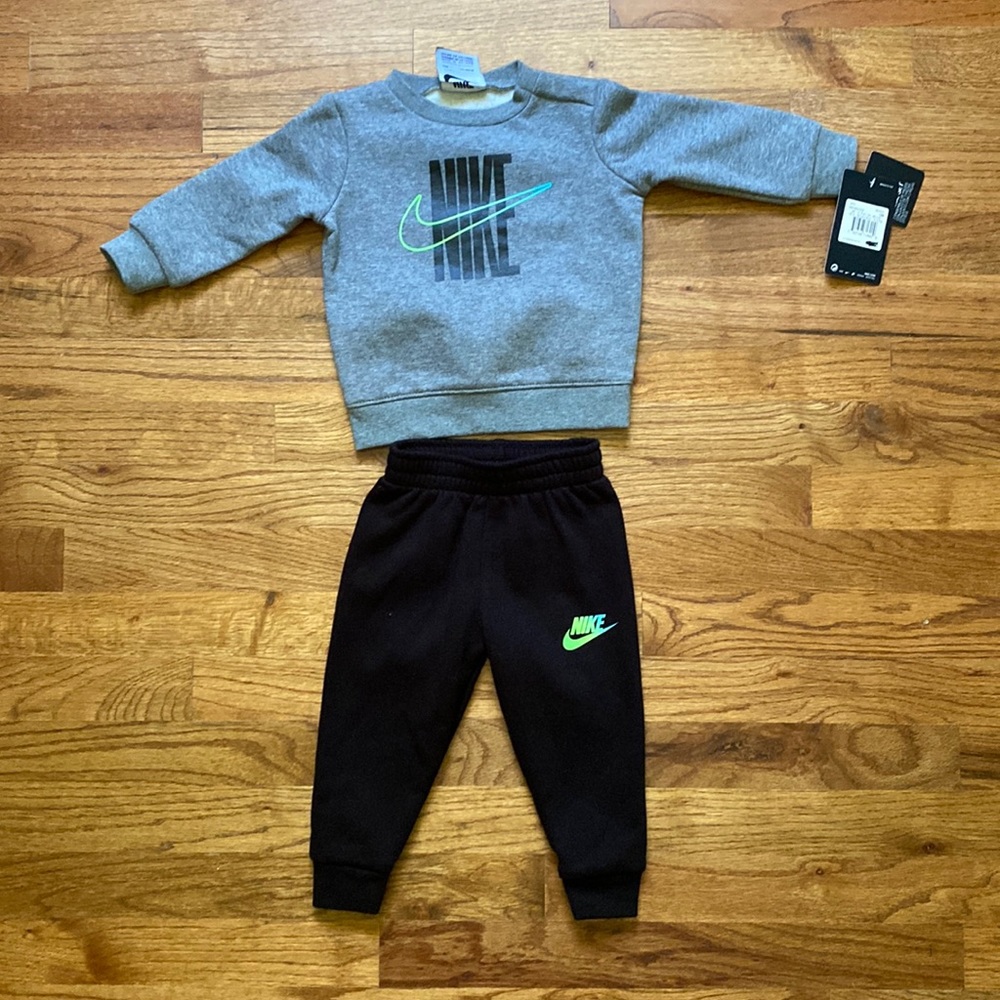 NWT Nike Track Suit For Baby.